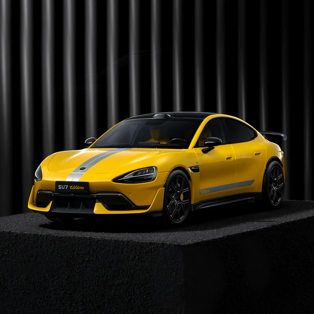 Xiaomi SU7 Ultra 1/18  villám sárga fém modellautó / BHR08KQGL