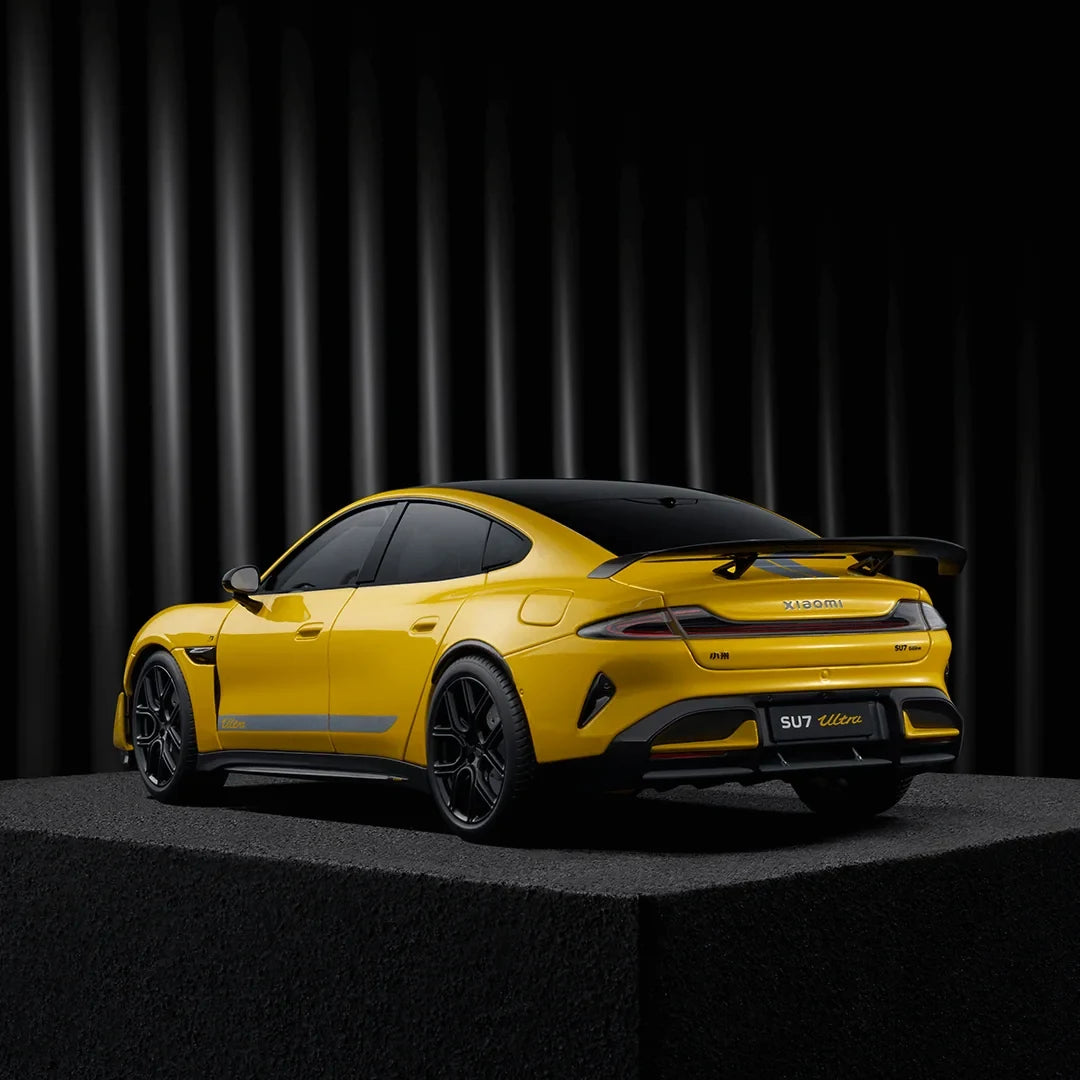 Xiaomi SU7 Ultra 1/18  villám sárga fém modellautó / BHR08KQGL